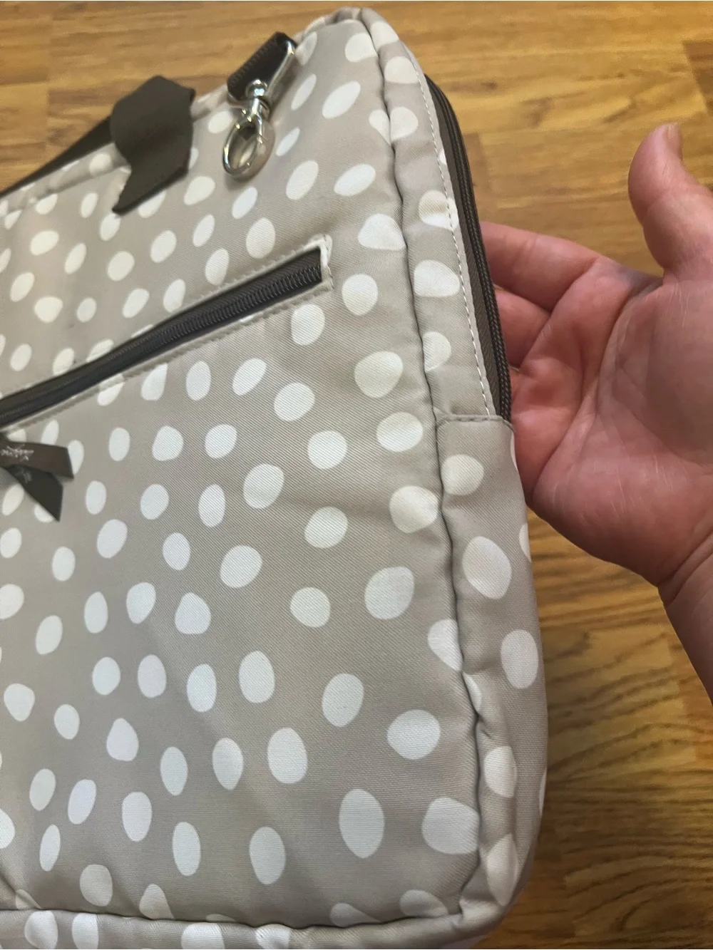Vera Bradley waterproof Taupe and White Polka Dot Padded Laptop Sleeve Tote